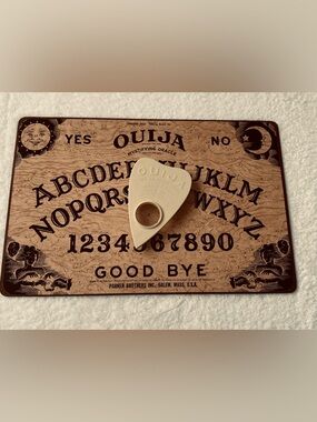 Vintage 1972 Ouija Board Parker Brothers Mystifying Oracle w/ Planchette